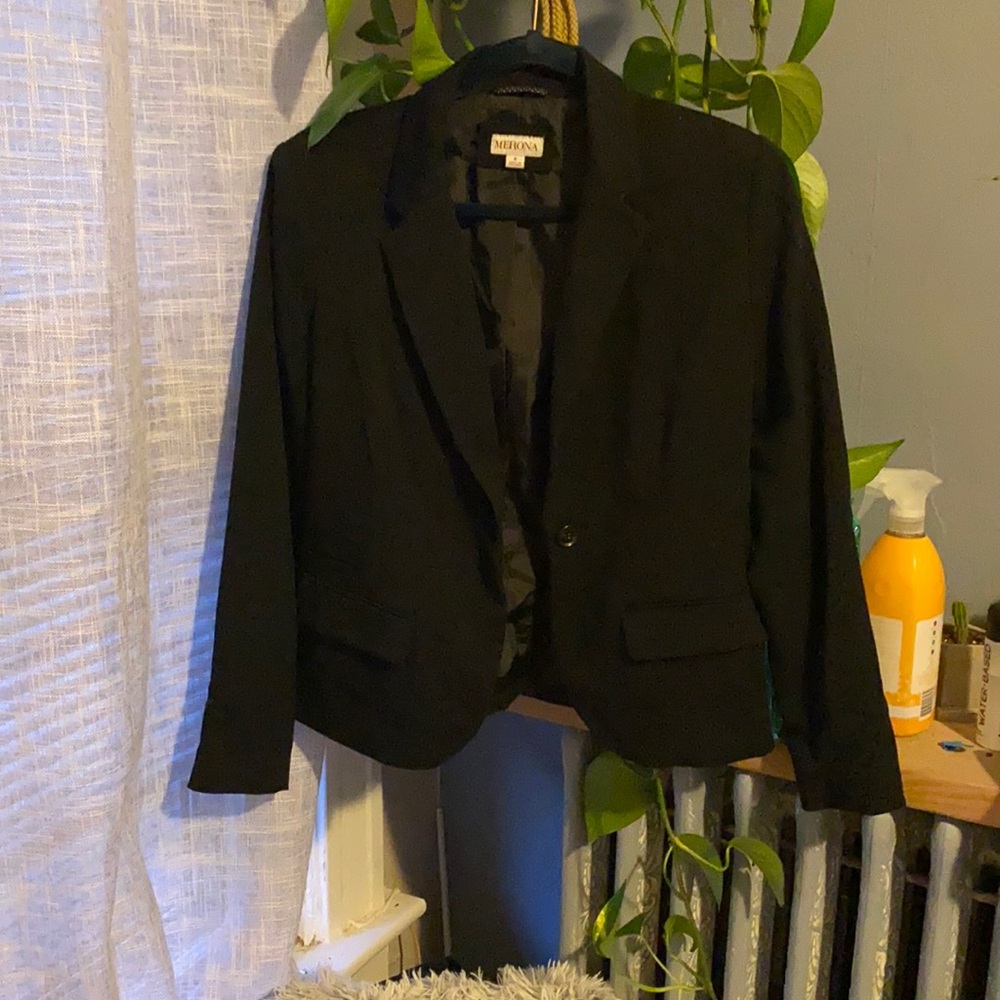 BLACK BLAZER